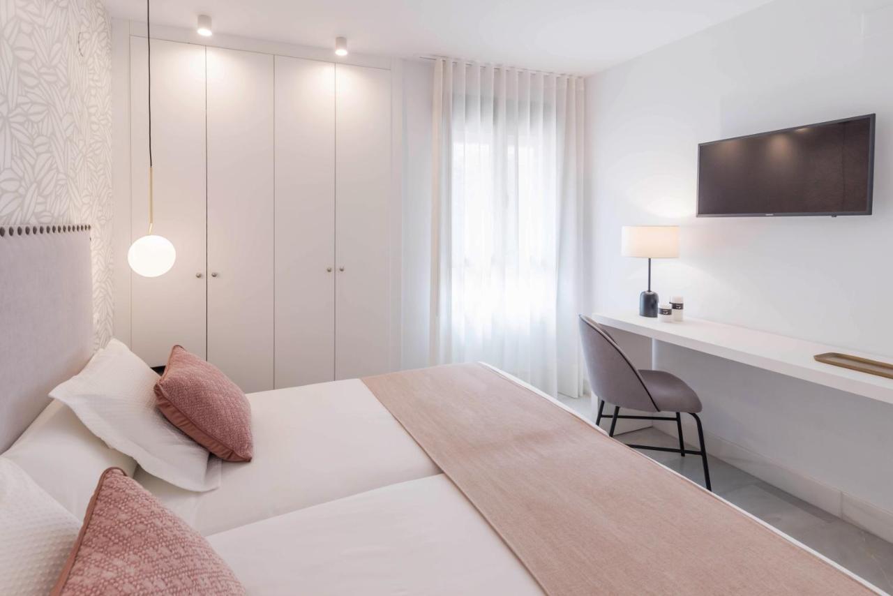 Premium Apartment & Free Parking By Ele Apartments Malaga Bagian luar foto