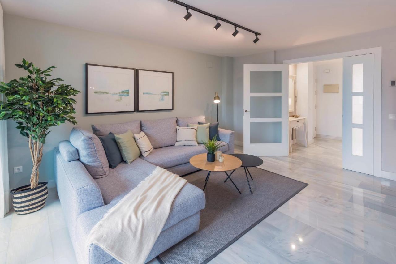 Premium Apartment & Free Parking By Ele Apartments Malaga Bagian luar foto